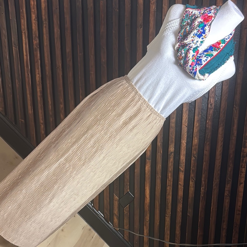 Chic Tan Pleated Skirt
